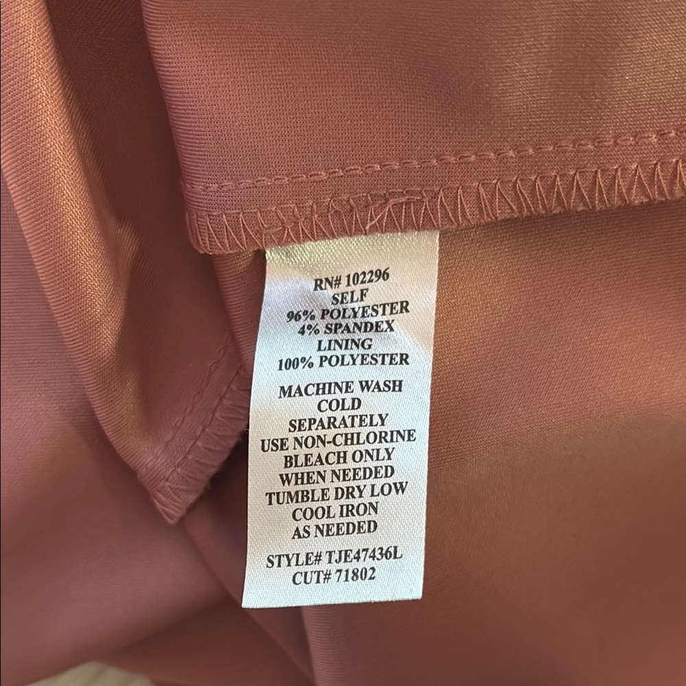 Pink V-Neck Midi Dress - Picture 7 of 8